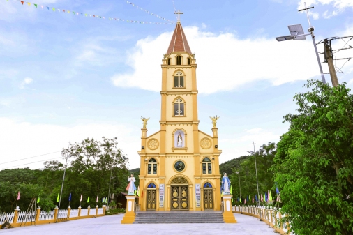 GIÁO HỌ ĐÌNH CẢ SẮP KHÁNH THÀNH NGÔI NHÀ THỜ MỚI