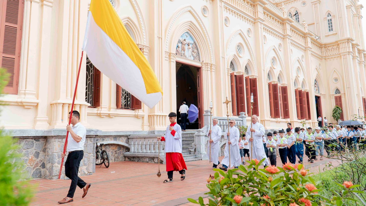 Giáo xứ Trực Chính hân hoan trong ngày hành hương