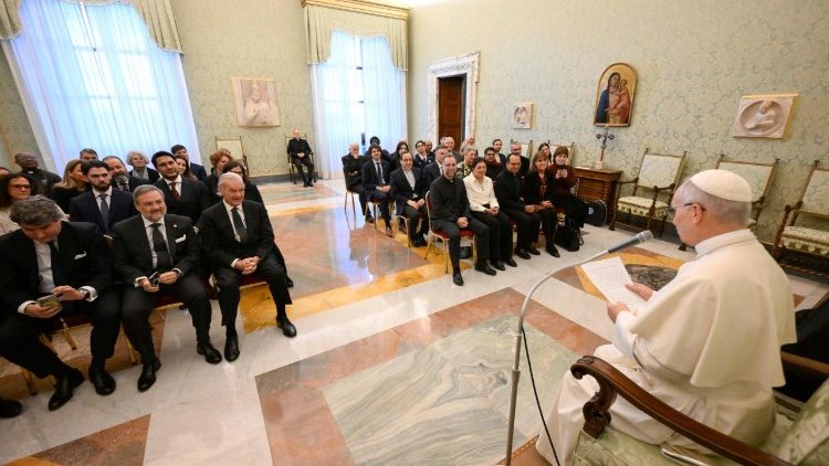 ĐTC Lêô XIV gặp các vị lãnh đạo và thành viên "Mạng lưới Cầu nguyện Toàn cầu của Đức Giáo Hoàng"  (@Vatican Media)
